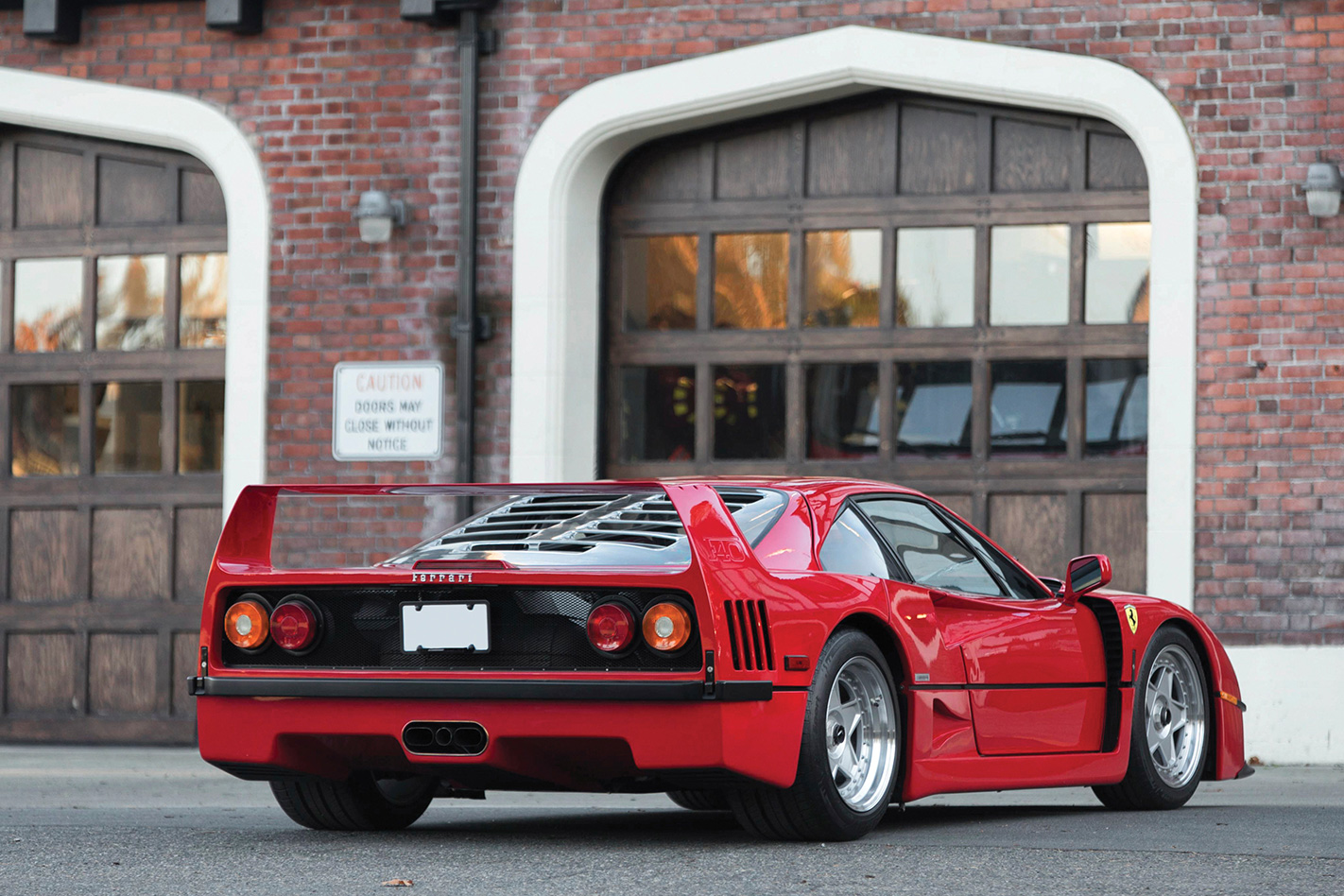 Ferrari-F40-rear.jpg