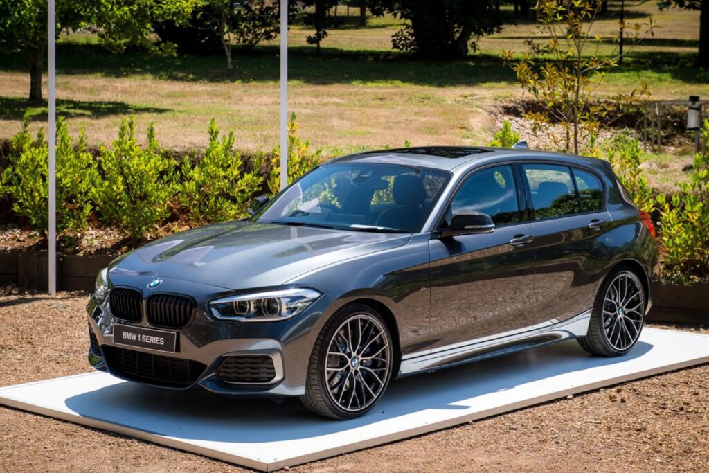 BMW M140i