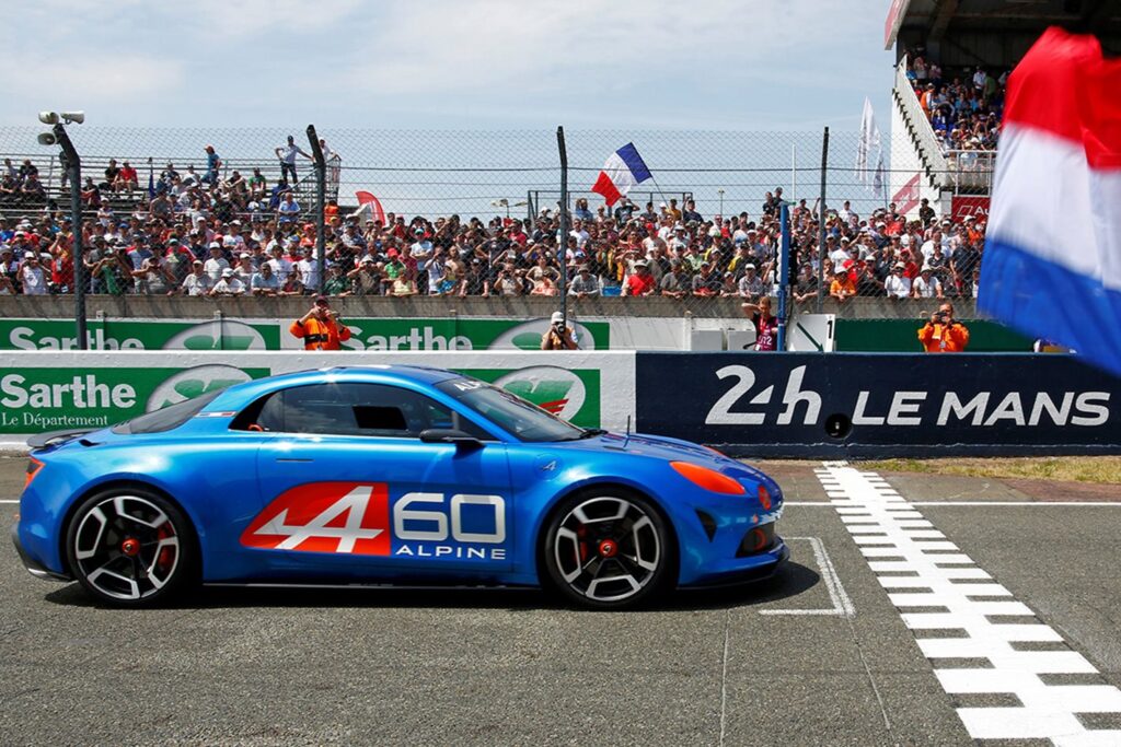 Alpine coy on gearbox for lightweight sports car