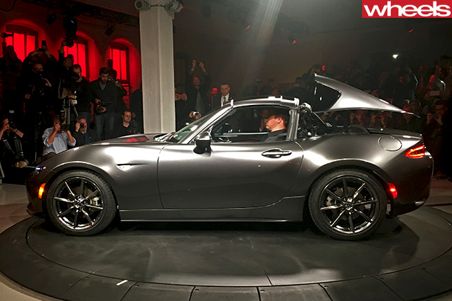 Mazda -MX-5-RF-New -York -Motor -Show -side