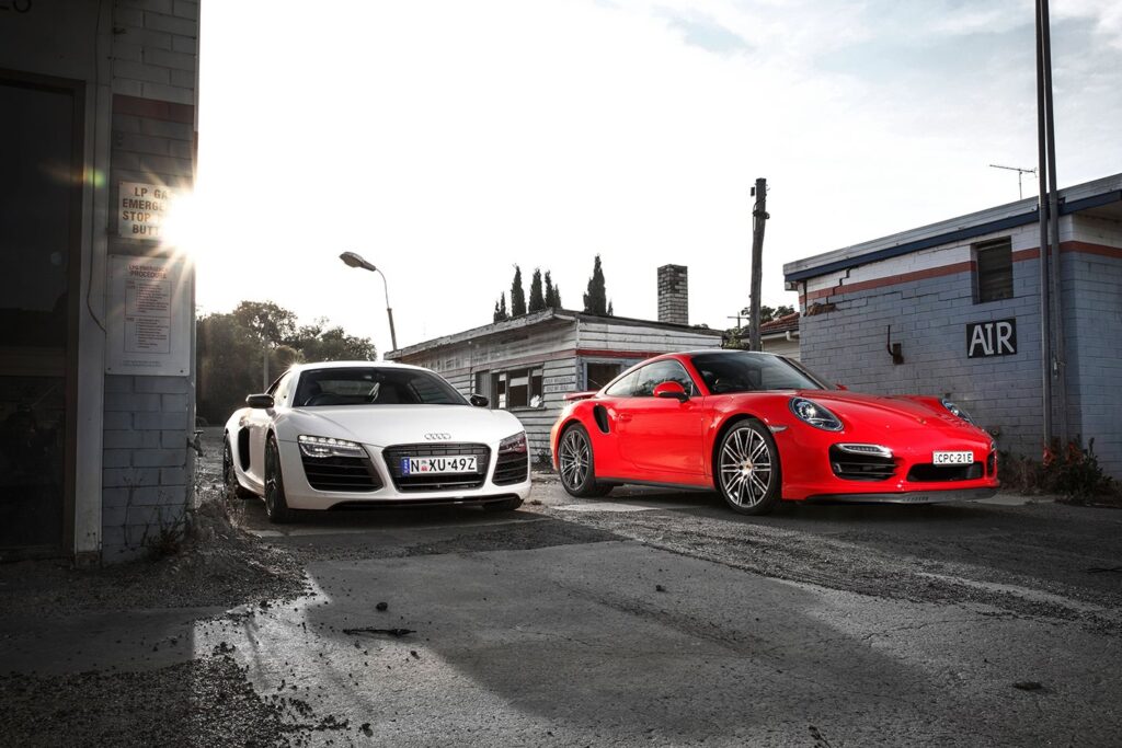 911 Turbo vs R8 V10 Plus