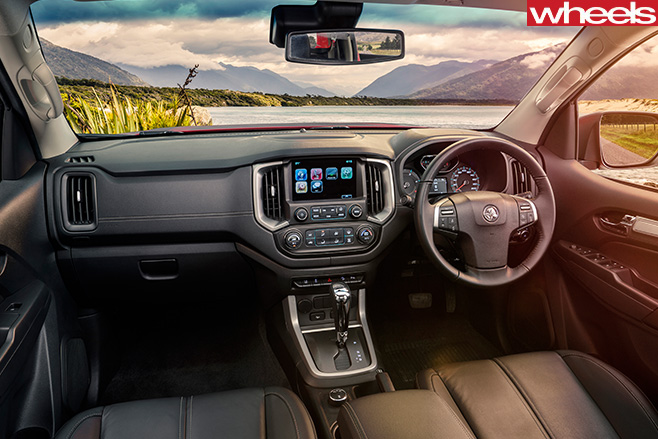 Holden -Colorado -interior