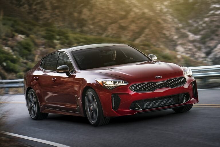 2017 Kia Stinger GT revealed