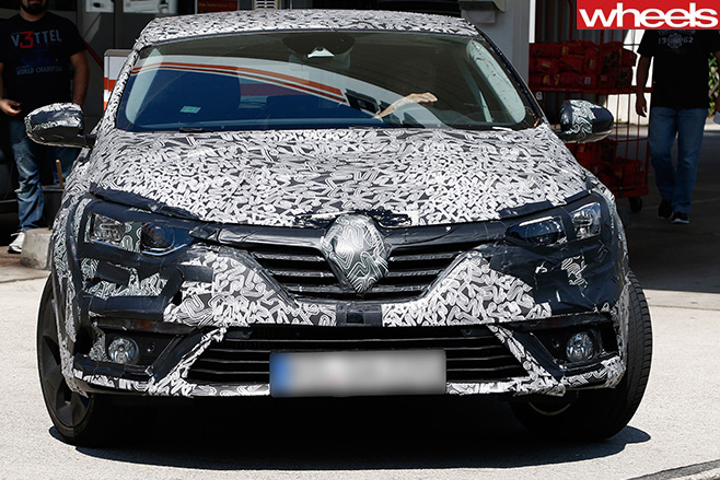 Renault -Megane -Spy -Pic -fascia