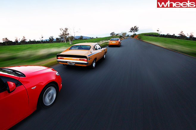 Ford -Falcon -XR6-v -Commodore -SV6-v -Chrysler -Charger -RT-E38-driving -rear