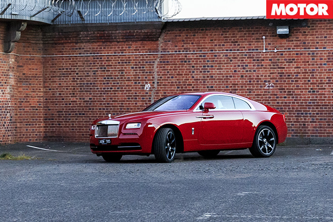 Rolls royce wraith turning left