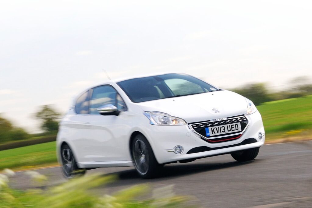 Peugeot 208 GTi main