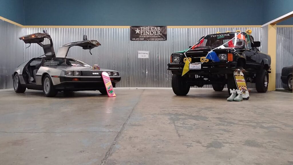 US auction house sells ultra 80s 'Back to the Future' twin-pack in online auction