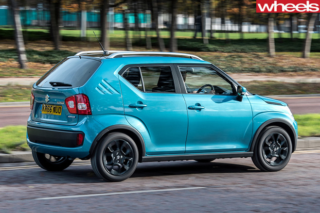 2016-Suzuki -Ignis -driving -sidejpg