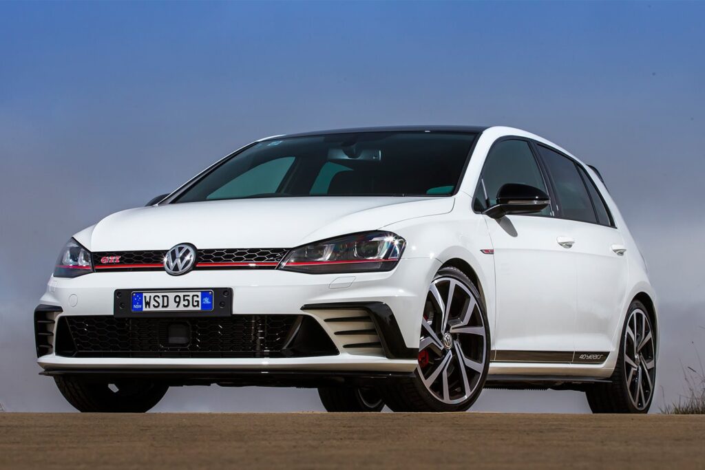 Volkswagen-Golf Mk7 GT1 40 years
