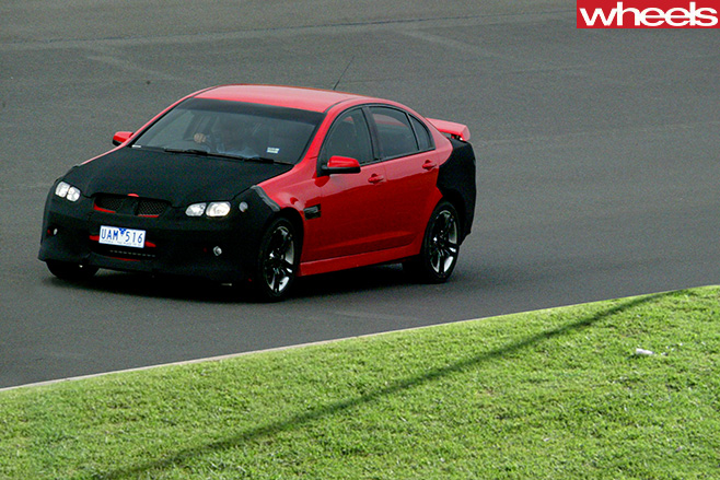 Holden -VE-Commodore -camoflauged -front