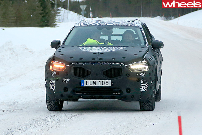 2018-Volvo -XC60-grille