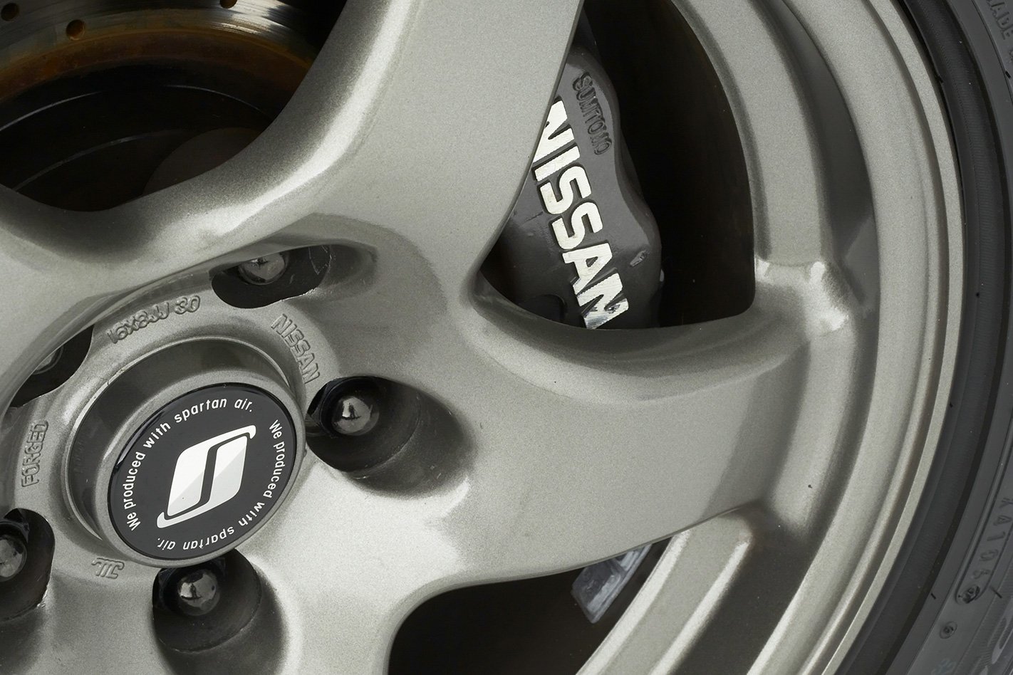 1991-Nissan-Skyline-GT-R-wheel.jpg