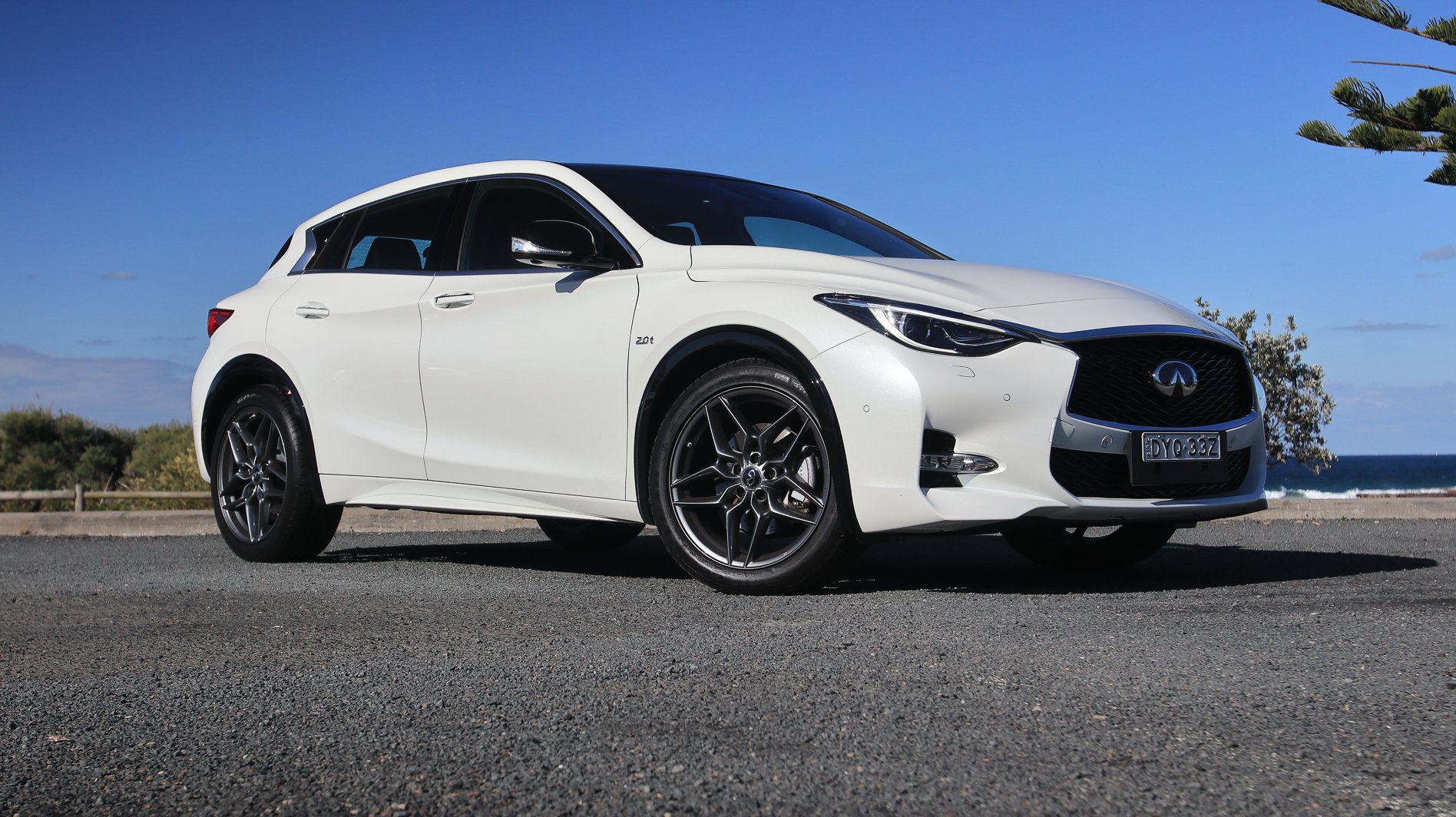 Infiniti Q30