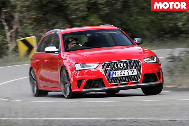 Audi -rs 4-v -driving