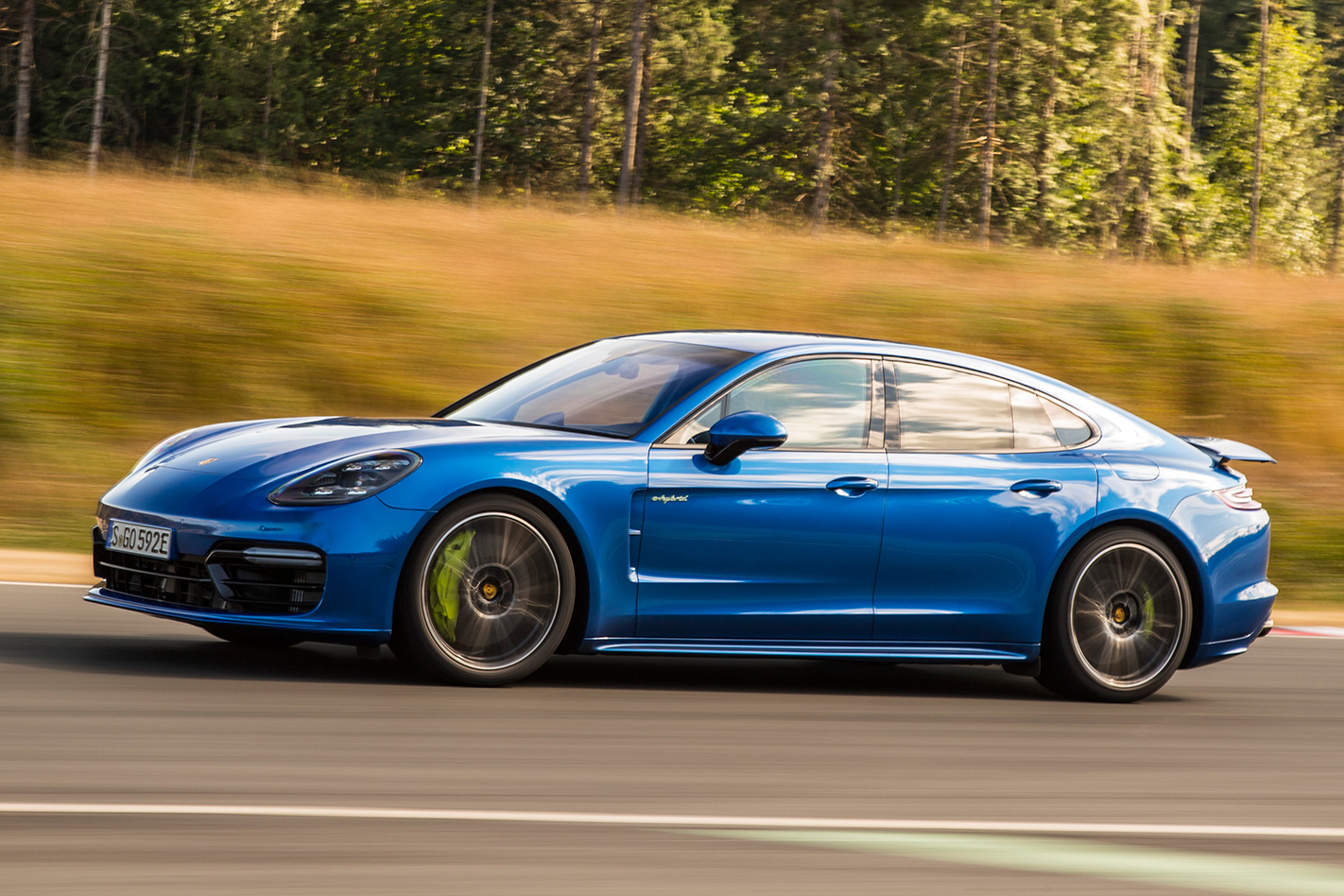 2017 Porsche Panamera Turbo S E-Hybrid side profile