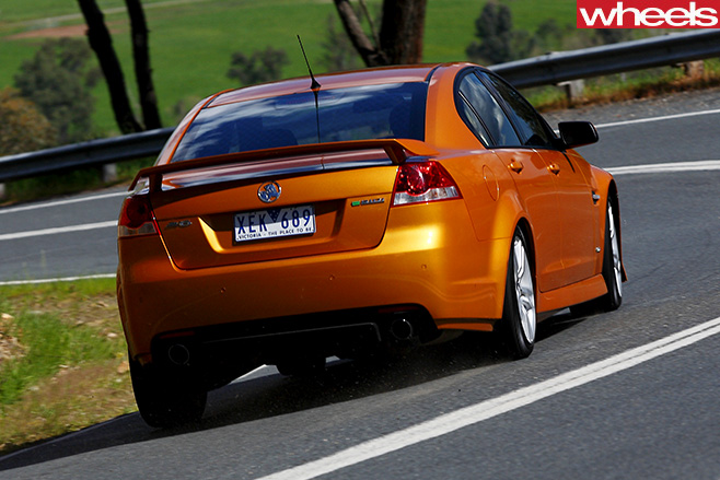 2009-Commodore -SV6-driving