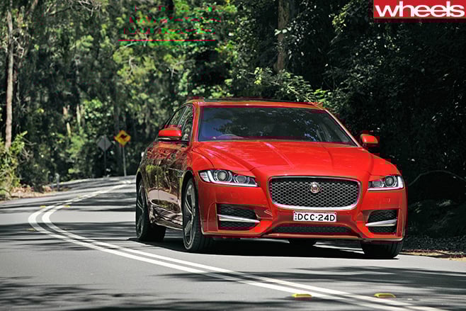 2017-Jaguar -XF-COTY-contender