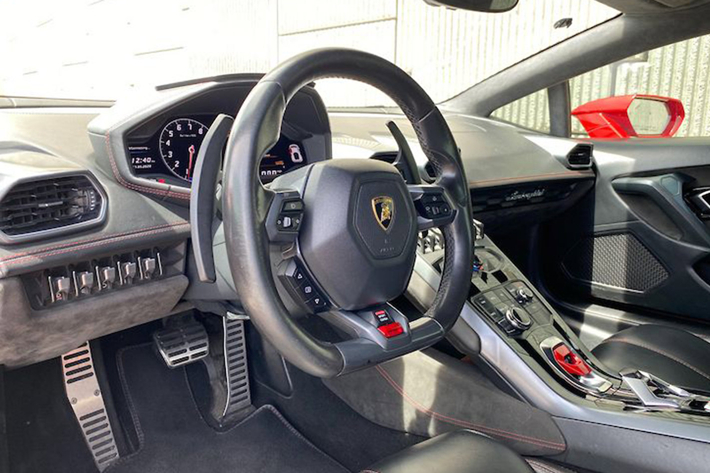 Lamborghini Huracan interior