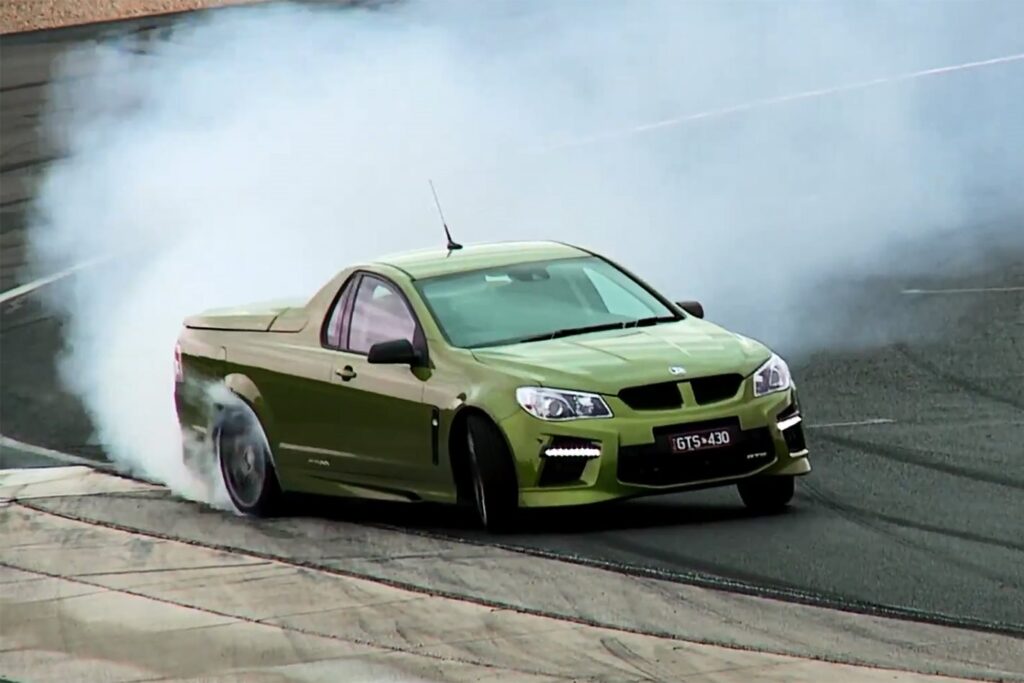 Chris Harris v HSV GTS Maloo