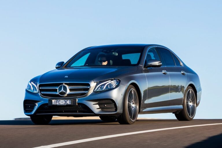 Mercedes-Benz E200