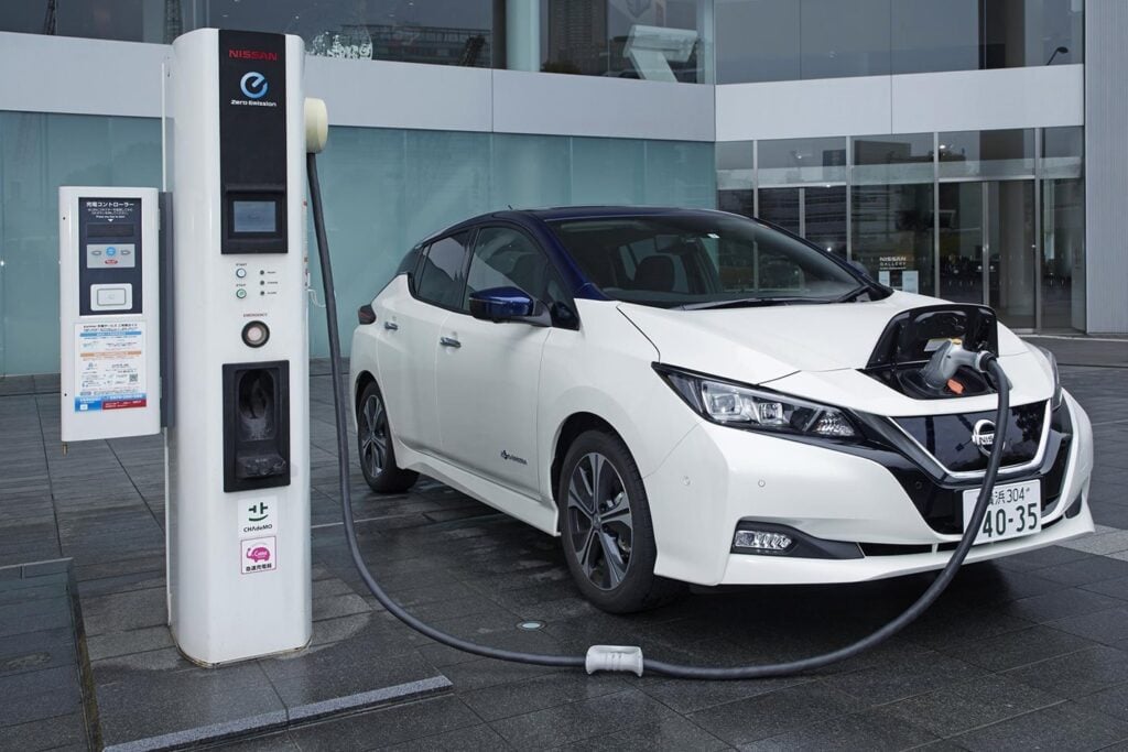 nissan leaf charging