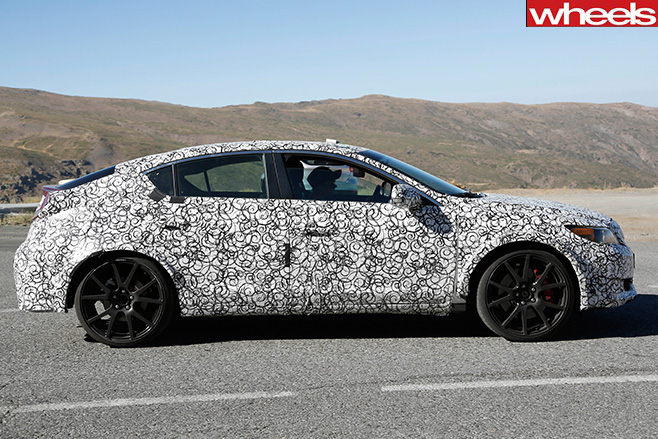 Honda -Civic -Type -R-Spy -side
