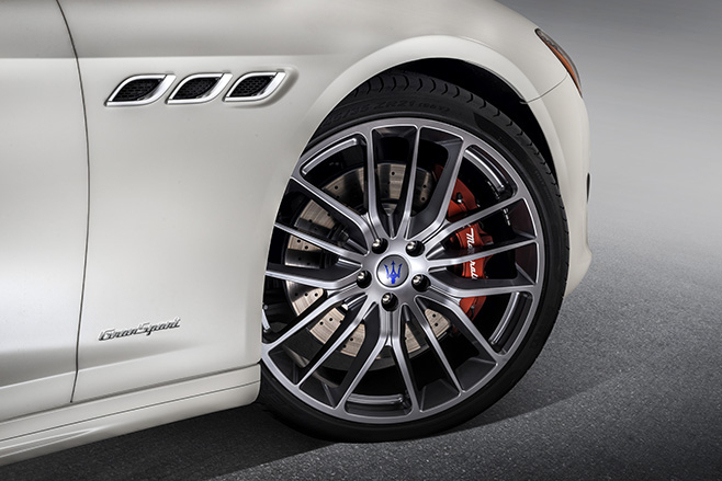 Maserati Quattroporte wheel