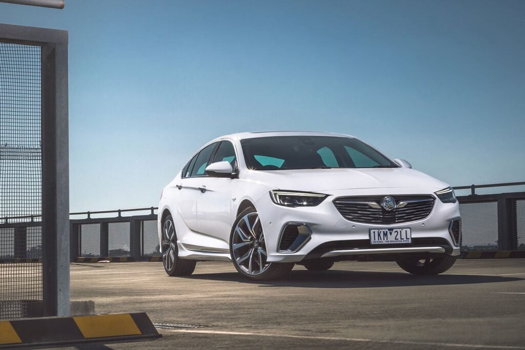 2018 holden zb commodore specs