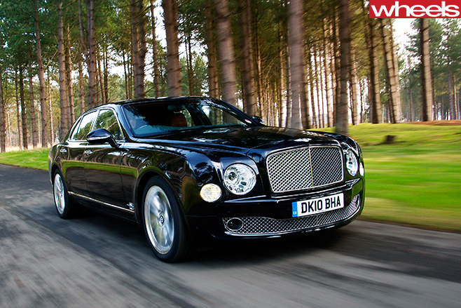 Bentley -Mulsanne -front -action -whl