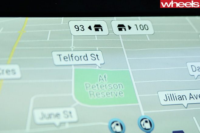 Hyundai -Genesis -gps -showing -house -numbers