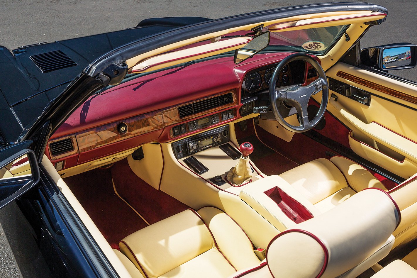 One off 522kW Lister Le Mans interior