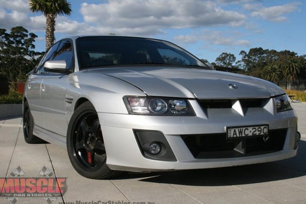 HSV Clubsport R8 Dealer Team front