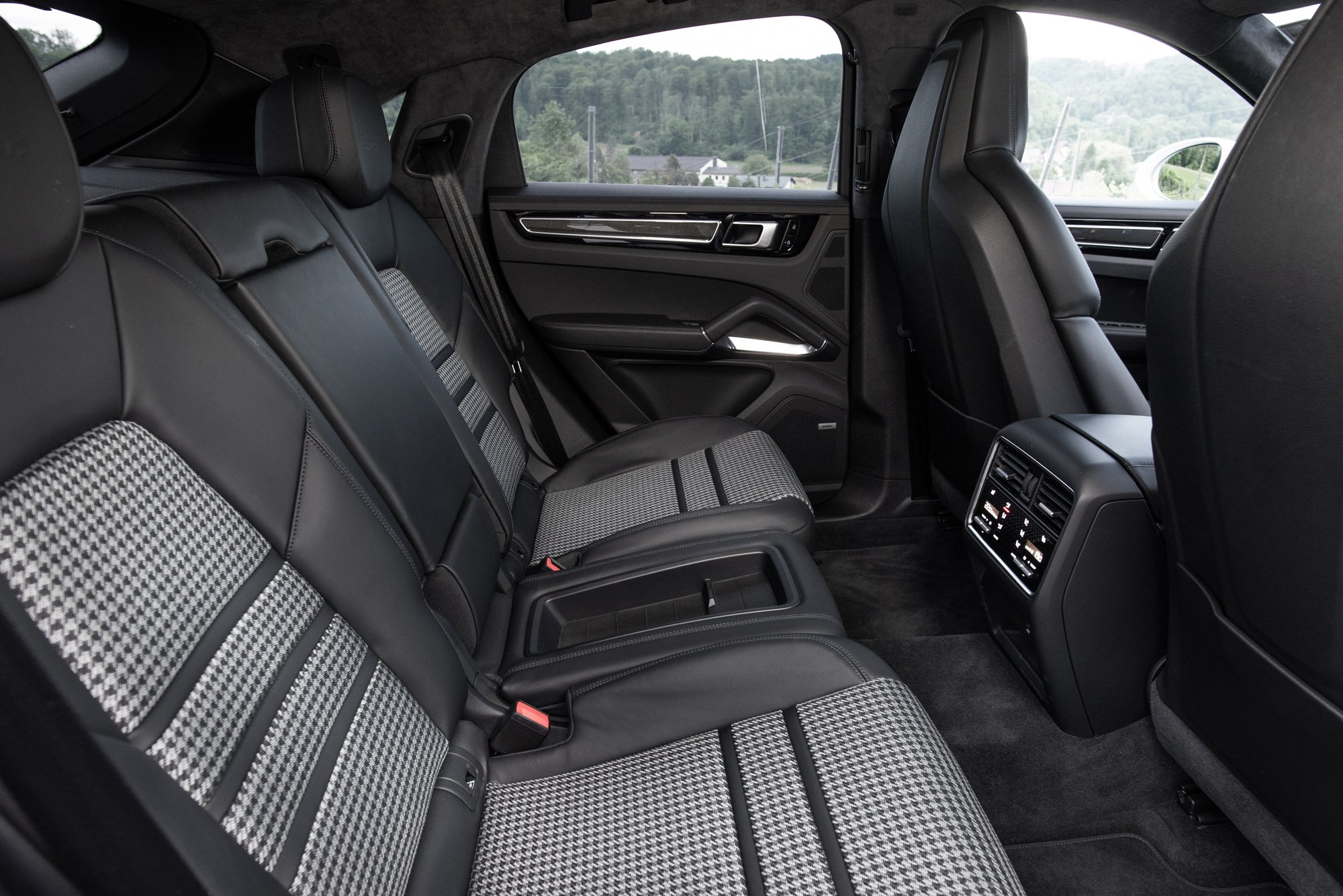 2020 Porsche Cayenne Coupe