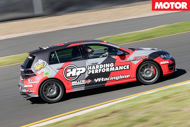 Harding volkswagen golf r turning