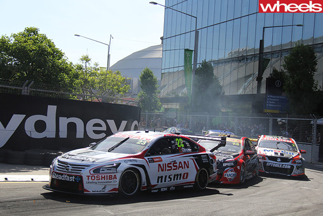 V8-Supercars -racing -track
