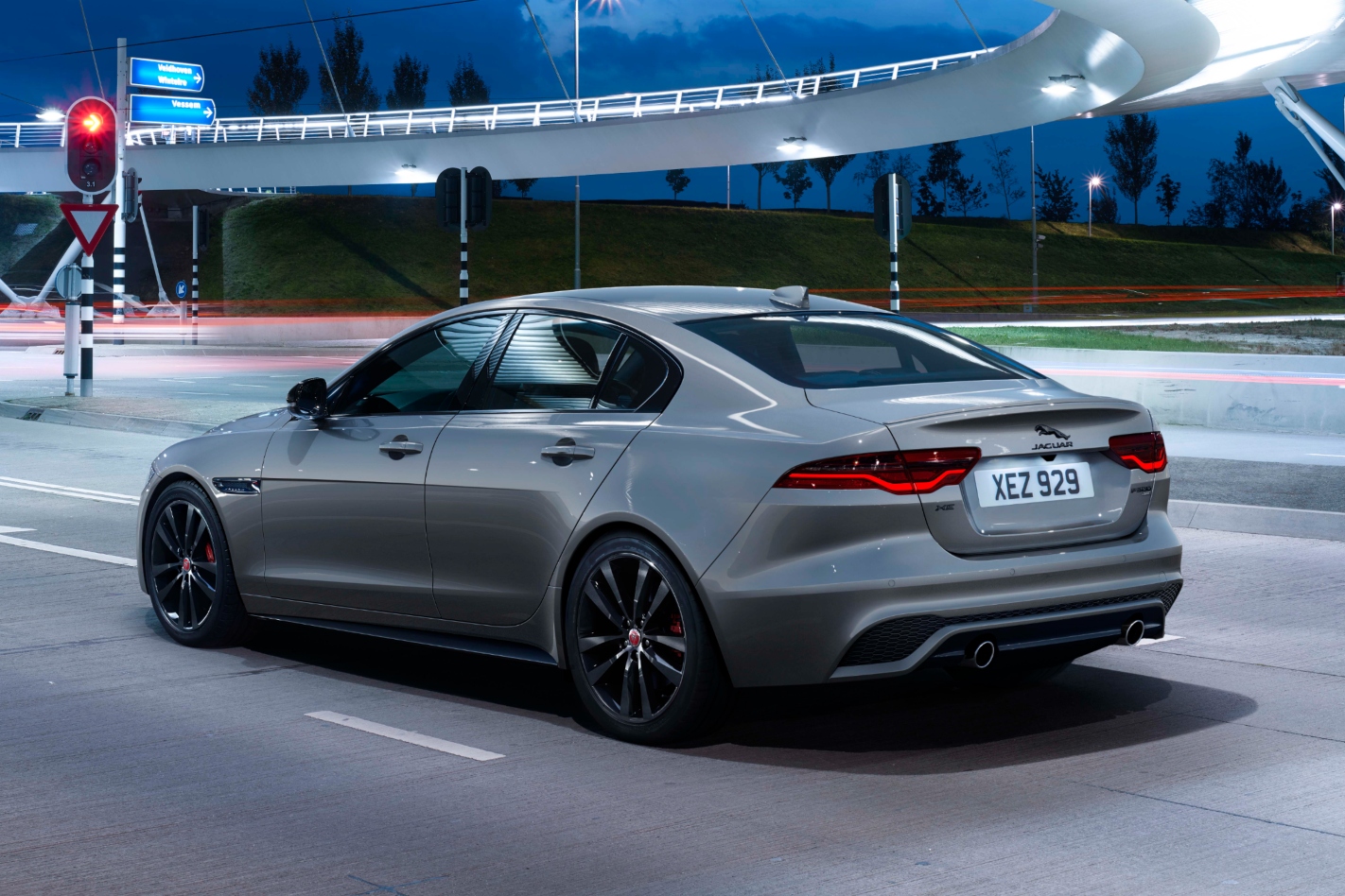 2021 Jaguar XE P300 R-Dynamic Black