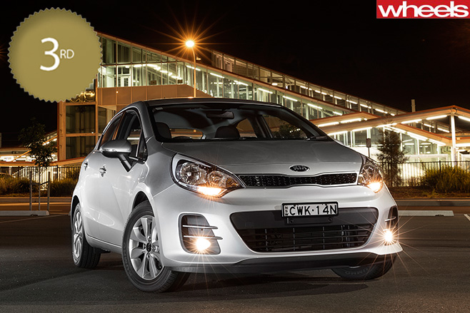 2016-Kia -Rio -S-premium -light -car -side