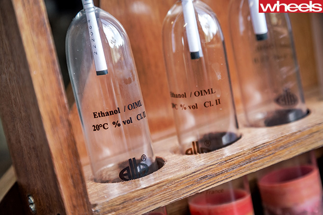 Whisky -Distillery -tubes