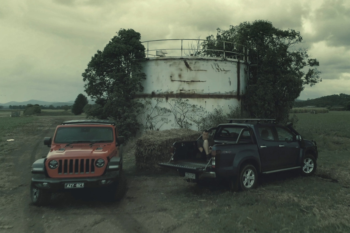 Wrangler vs D-Max zombie apocalypse