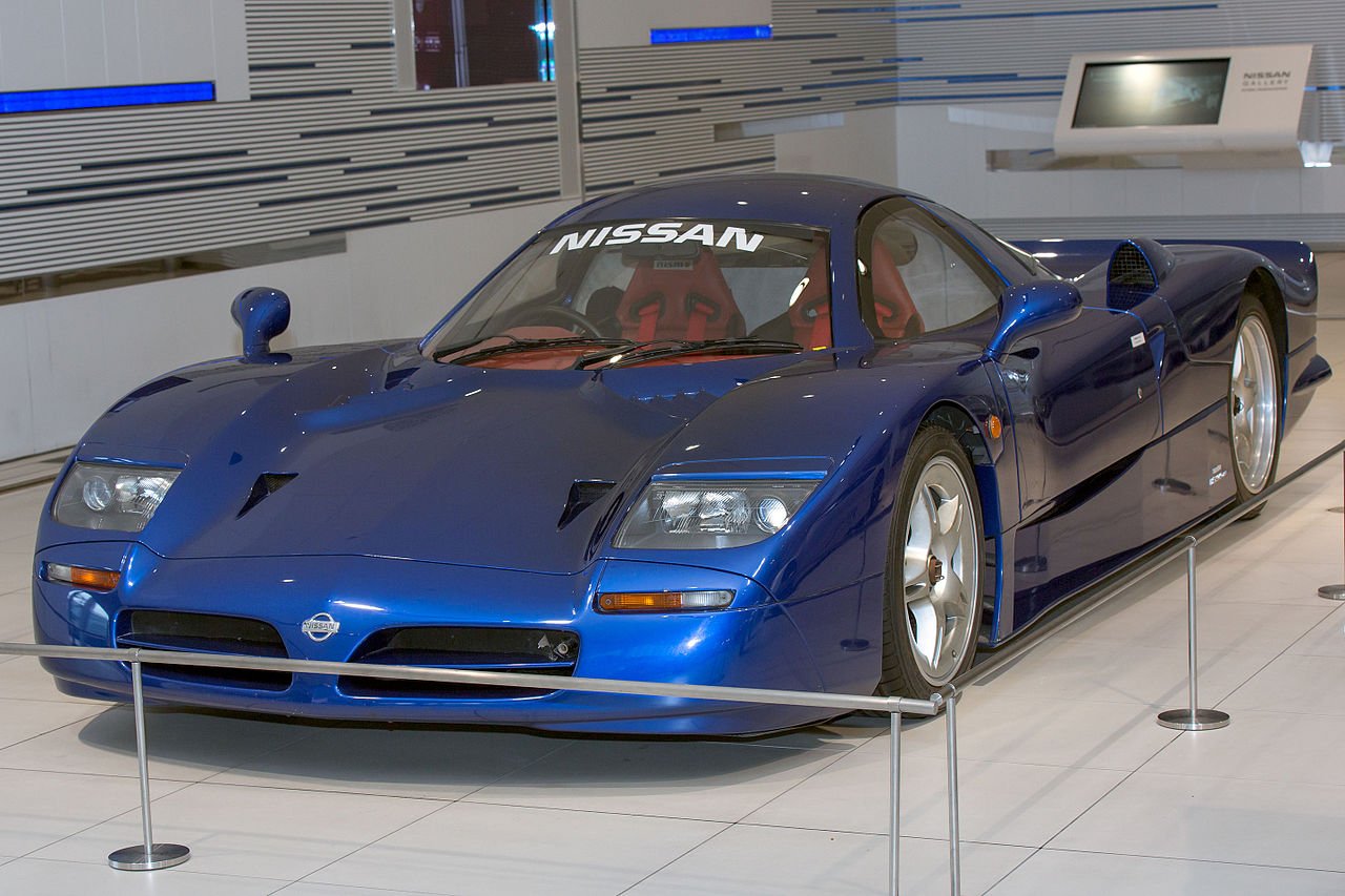Nissan r390