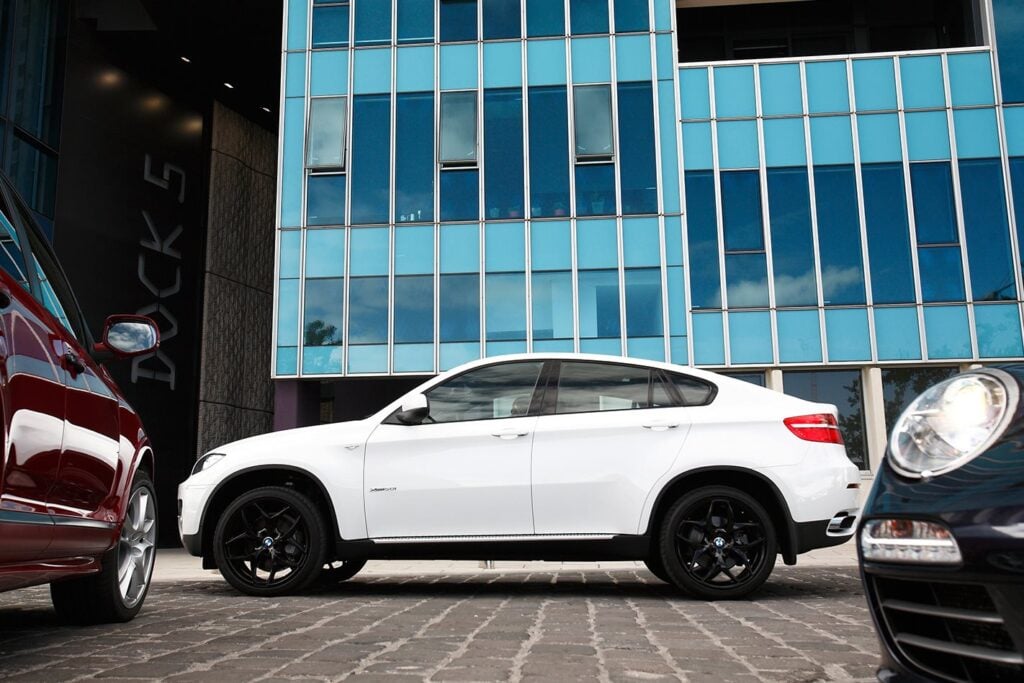 BMW X6 side