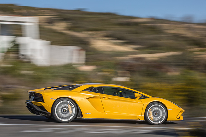 2017 Lamborghini Aventador S side