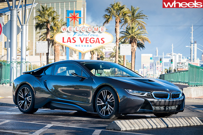BMW-i 8-interior -front -side