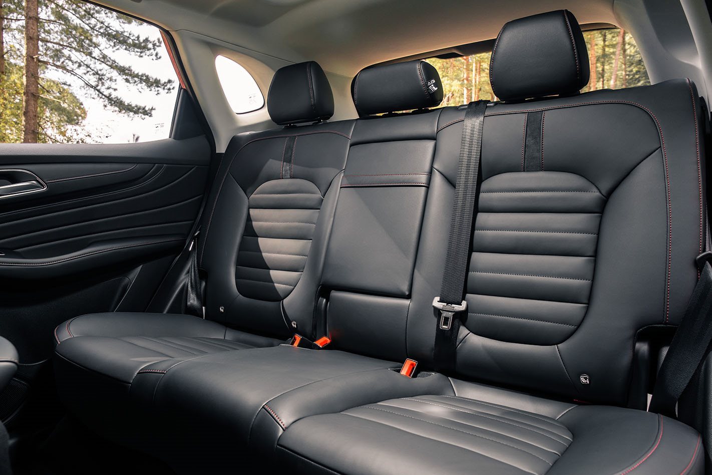 MG HS rear seats