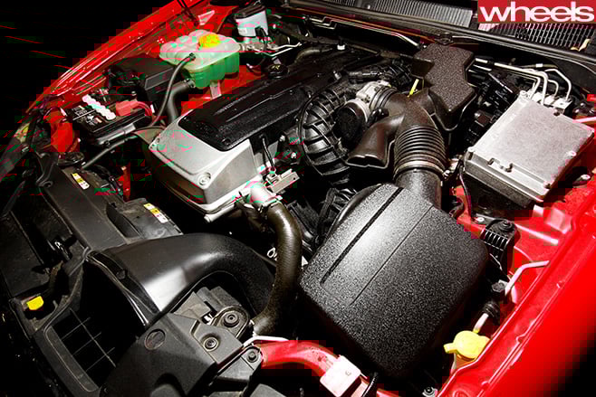 2009-Ford -Falcon -XR6-engine -bay