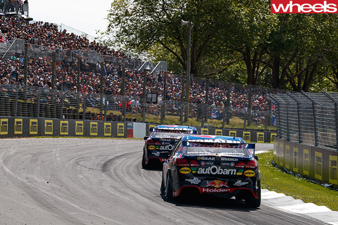 Shane -Van -Gisbergen -V8-supercar -driving