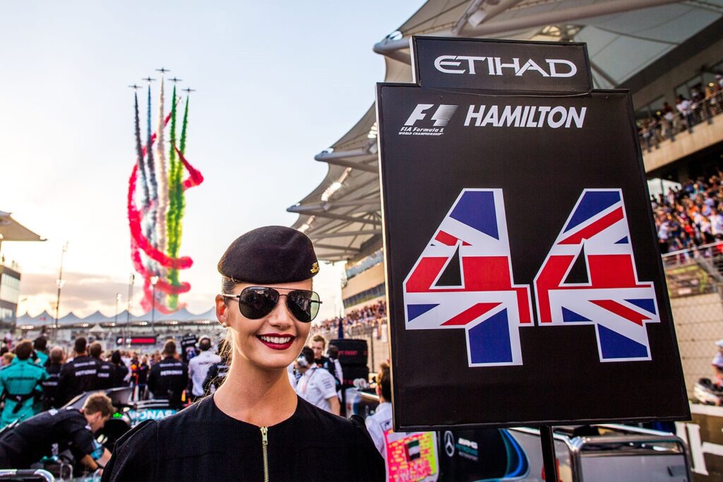 Formula 1 gives grid girls the flick