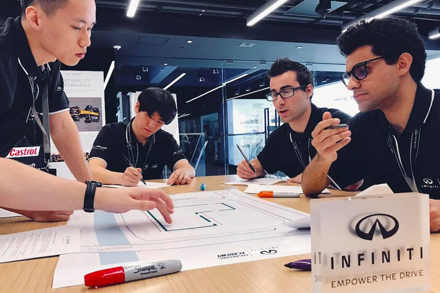 Infiniti-Engineering-Academy-workshop.jpg