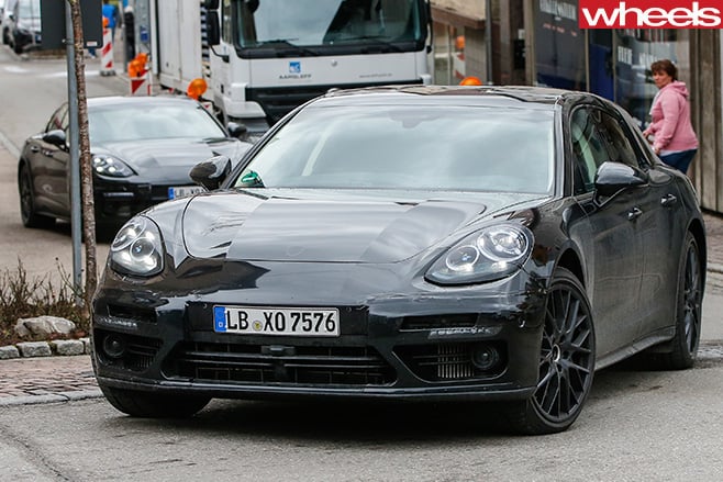 Porsche -Panamera -front -side -driving